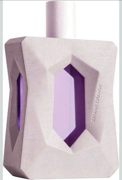 Ariana Grande God is a Woman Eau de Parfum – Fruity Musk Fragrance for Women – Women's Perfume with Notes of Orris, Pear, Vanilla & Cedarwood