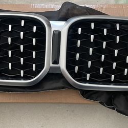 2022 BMW X4 Sliver And Black Grill 