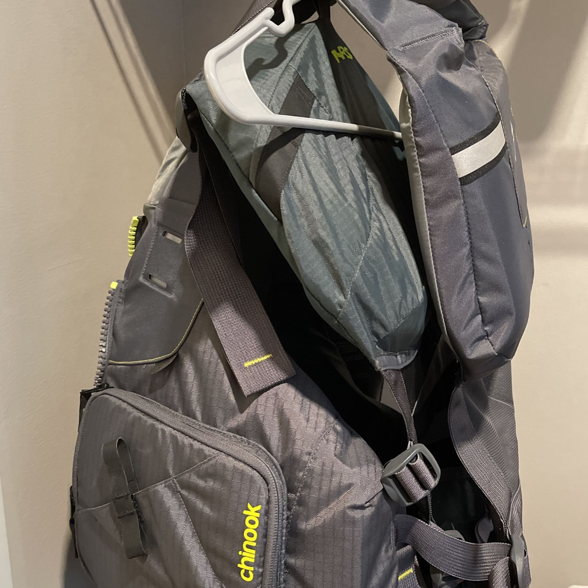 2 NRS Chinook L/XL Fishing Life Vest New Open Box 