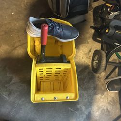 Large Mop Bucket- Works Perfectly— 