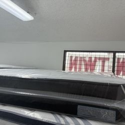 KING SIZE MATTRESS & BOX SPRINGS BED SET