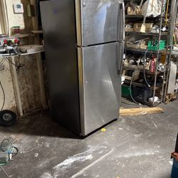 GE Fridge ! Working
