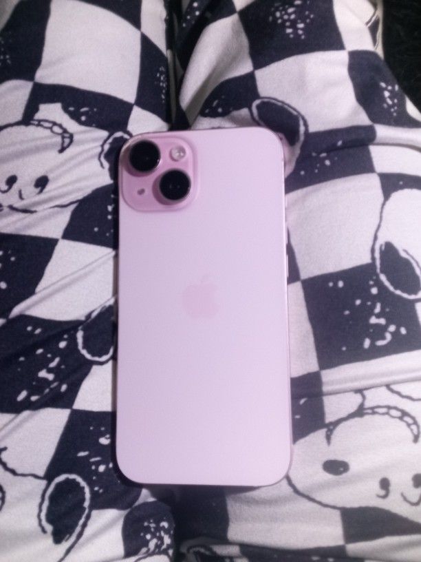 iPhone 15 (Pink)