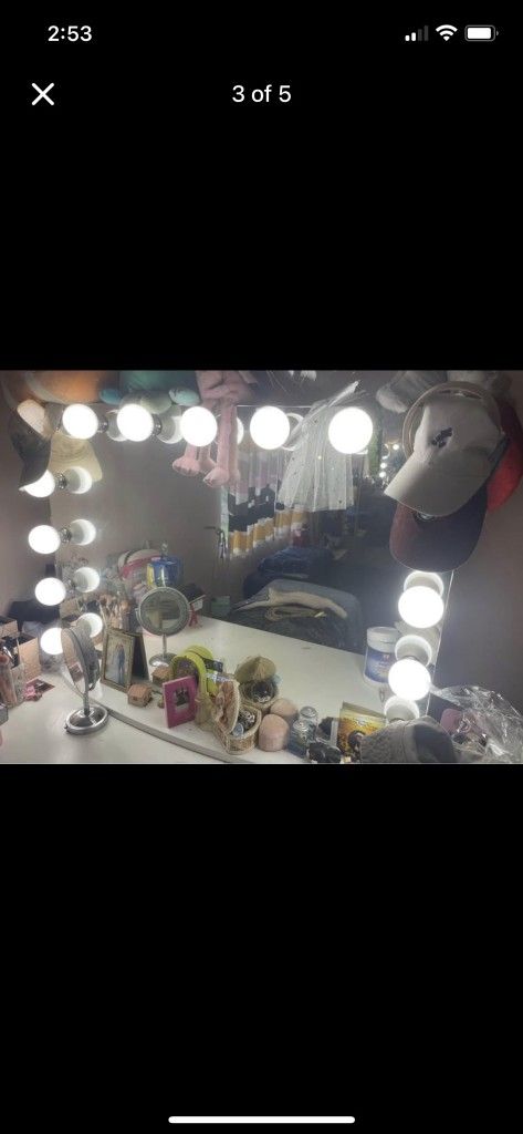 Vanity Mirror Makeup
