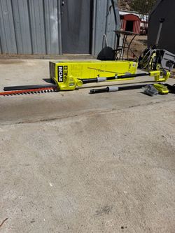 Ryobi One+18V 18 in . Cordless Pole Hedge Trimmer Kit