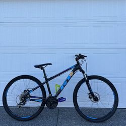 GT Laguna Pro Mountain Bike – Small Frame – 27.5” Wheels Women’s Girls Bicycle