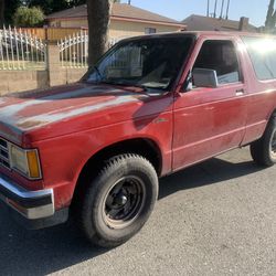  parts  Project 1989 Chevy Blazer S10 2WD. 2 wheel drive. V6. 5speed manual