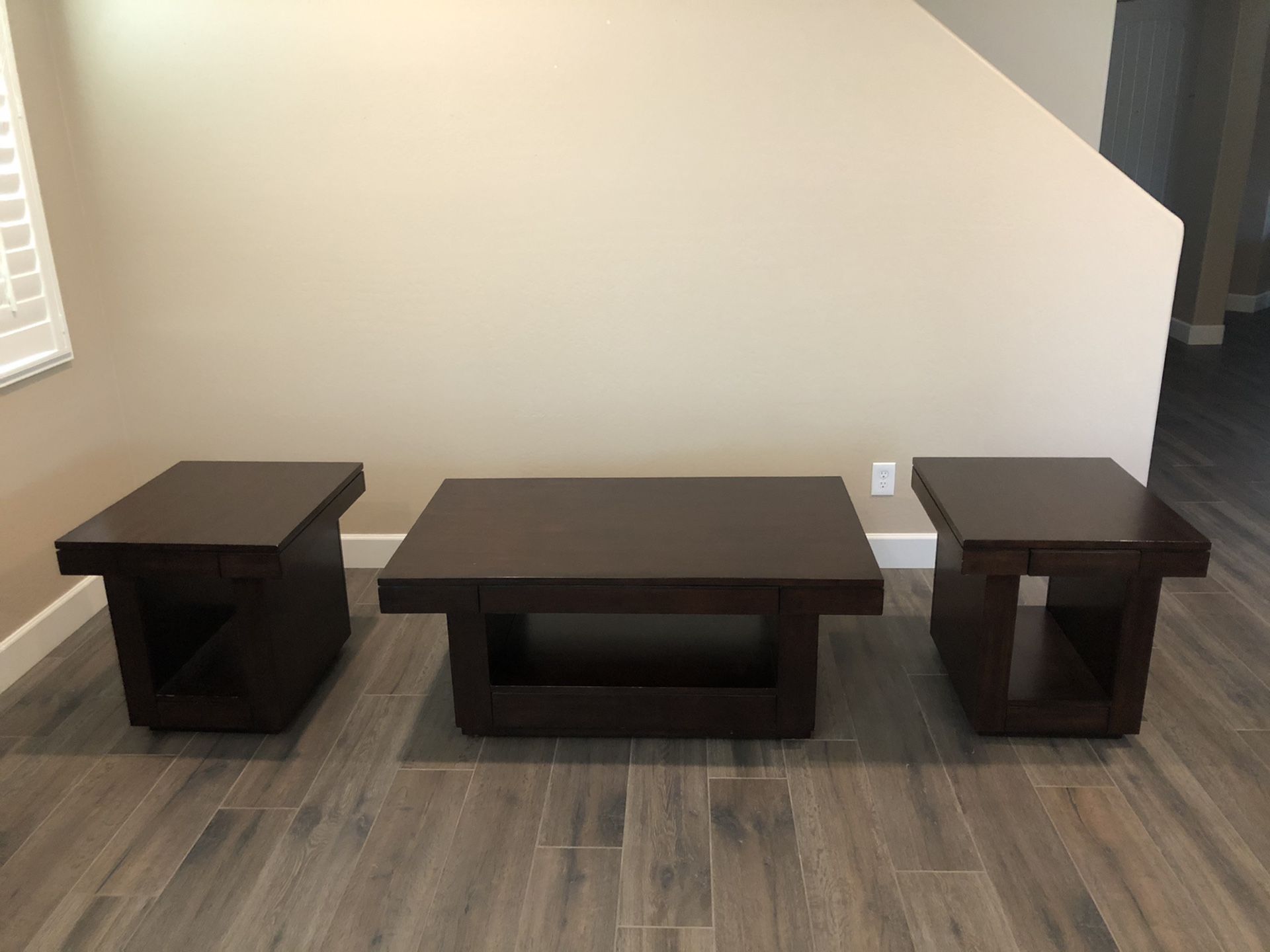 LAZBOY Lift Top Coffee Table and End Tables for Sale in Peoria, AZ