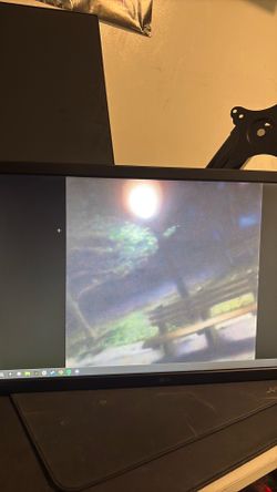 144 HZ 1MS RESPONSE VERY GOOD DEAL MONITOR