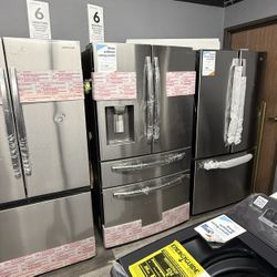 Samsung - 4-Door French Door Refrigerator With Water And Ice Dispenser In Stainless Steel 