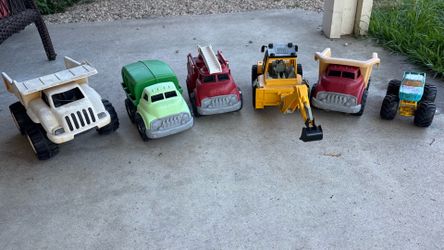 Kids Toy Truck Lot (6 Trucks) - Great for Sandbox / Beach Play / Home Play