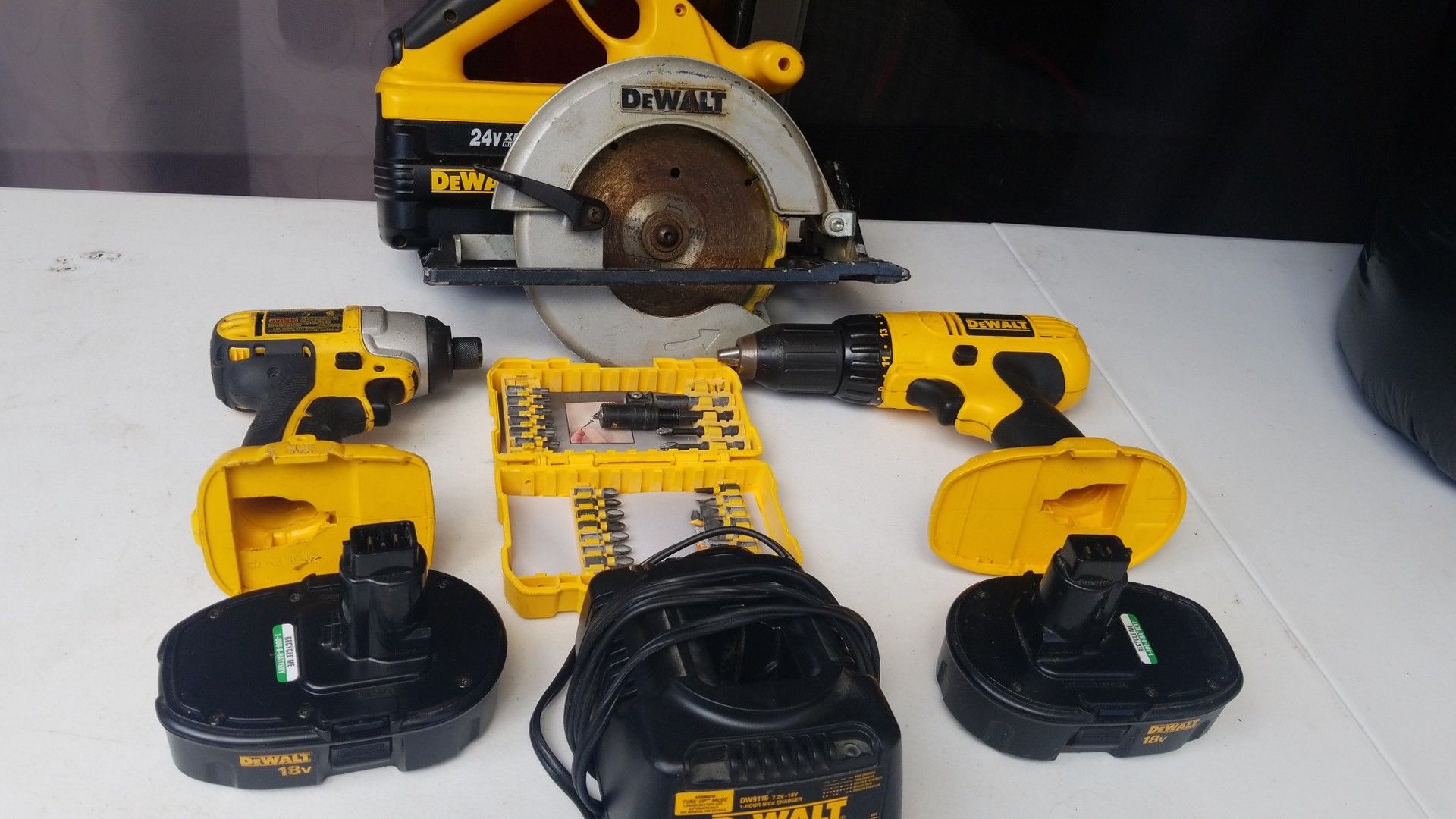 Dewalt hammer cordless drill and Table Saw and tool set
