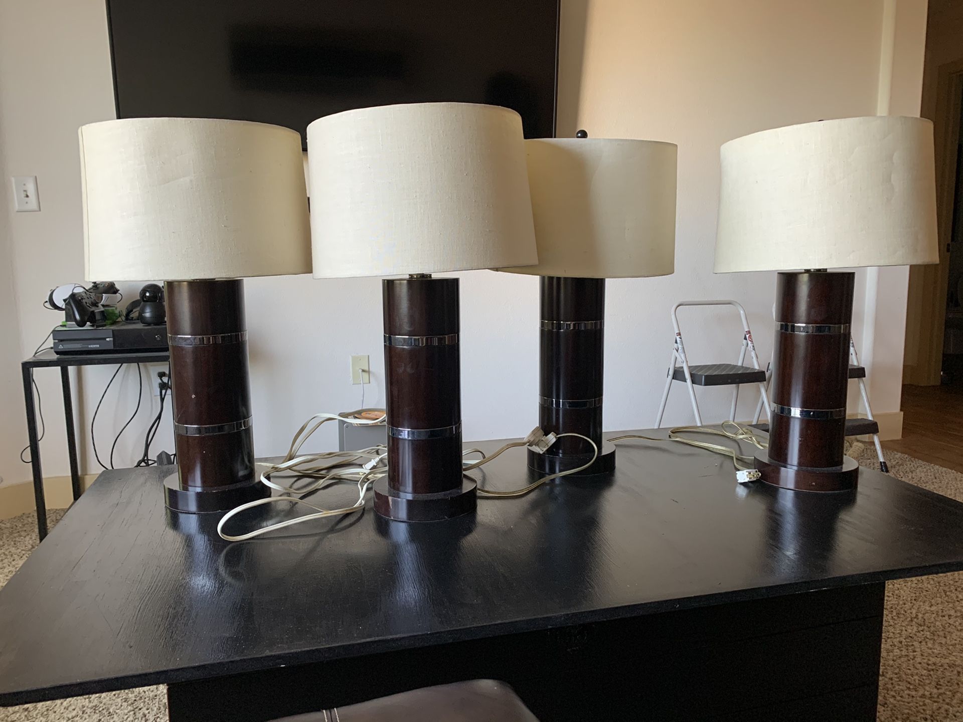 4 lamps