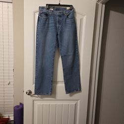 Women Levi's 501 