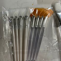 Fan Brushes For Face Mask Application