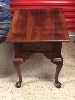 Statton Furniture Queen Anne Style End Table