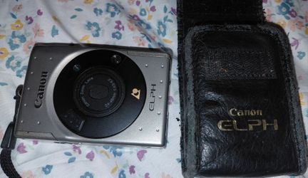Canon ELPH 240 Digital Camera