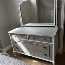 Vintage dresser