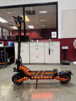 Dual-motor high-speed electric scooter