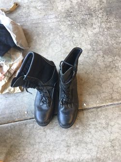 Like new military steel toed winter boots