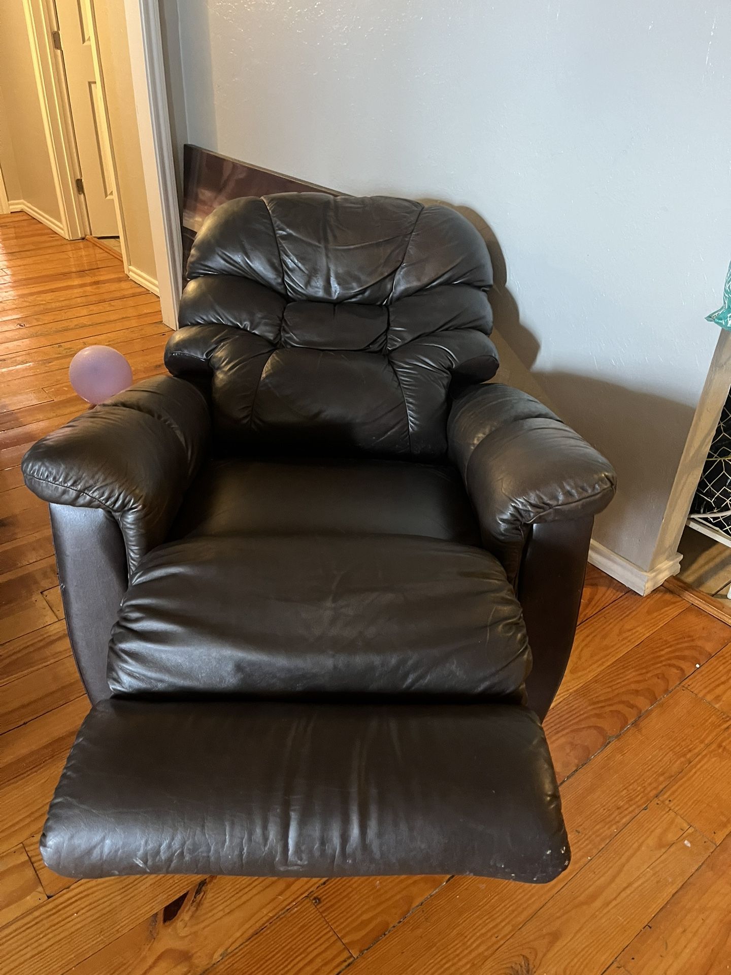 Lay-z Boy Leather Recliner 