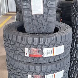 285-55-20  Venom Trail Hunter R/T $1175 CASH INSTALASION GRATIS