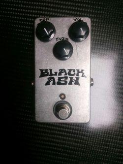 Earthquaker Devices Black Ash Fuzz CLONE