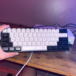 Used Gaming Keyboard White 60 Percent