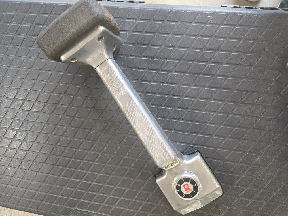 Carpet Knee Stretcher