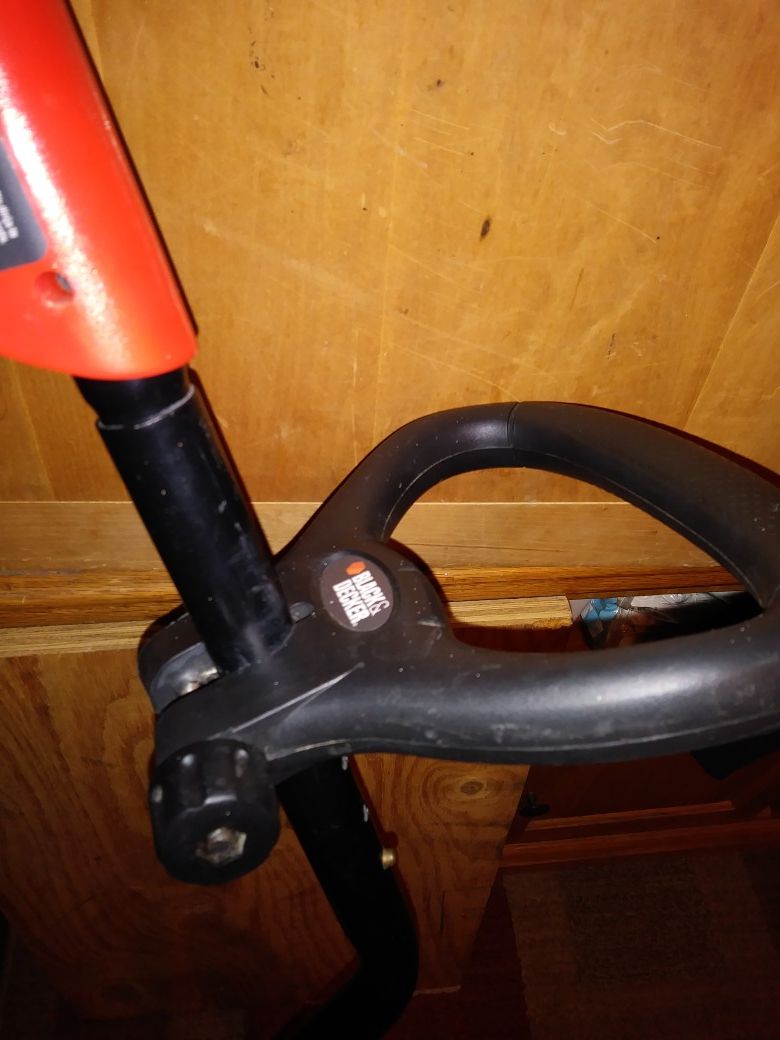 Black & Decker GH600 Grass Hog 14Inch 5.5 amp Electric String Trimmer
