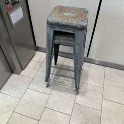 Set of 2 Industrial Metal Bar Stools – Rustic Vintage Style 