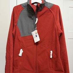 Women’s size small fleece jacket new with tags.