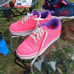 Kids Heelys Size Size 3 20.00 A Piece