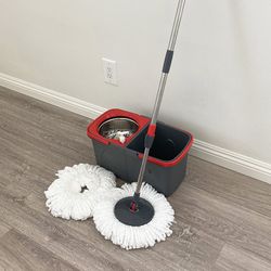 (NEW) $20 Spin Mop Bucket Floor Cleaning Set Includes 2pc Microfiber Replacements