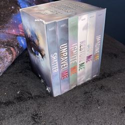 Shatter me series