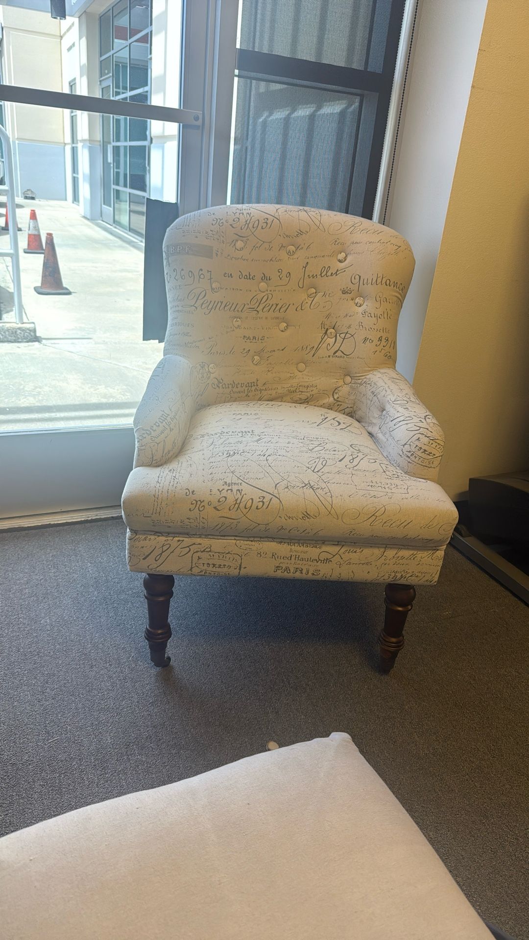 Corner Chair W Castors