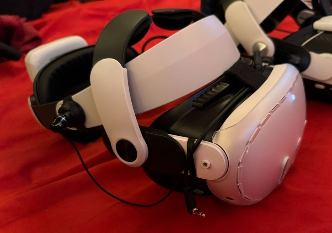 Bobovr mR For Quest 3 Wt 2 Batteries