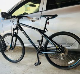 GT aggressor 7.0 mountain Bikes, Large aluminum frame, ALEXrims 26”, fit riders 5’5”to 6’