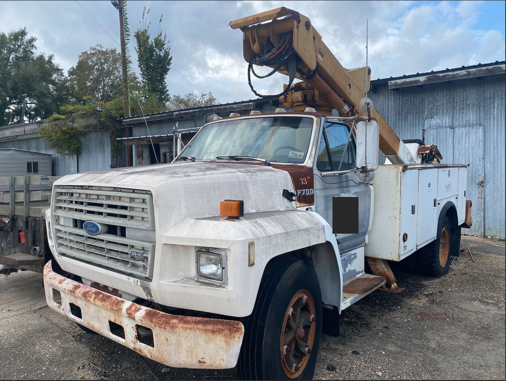 1991 Ford F700 Bucket Truck
