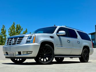 2012 CADILLAC ESCALATE ESV
