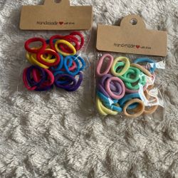Hair Ties 30 Pc  $3  For Both / Ligas Para Cabello $3 Por Los Dos 30 Piezas Cada Paquete 