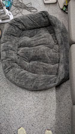 Jax & Bones Large Dog Bed. Machine Washable. $40