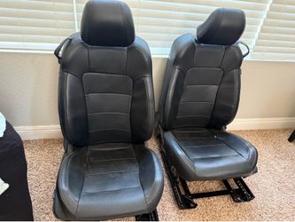 2015–2023 Mustang Heated & Cooled Front Seats (OEM)