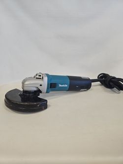 Makita 9565CV Corded 5" Variable Speed Angle Grinder w/ Guards P819227-1