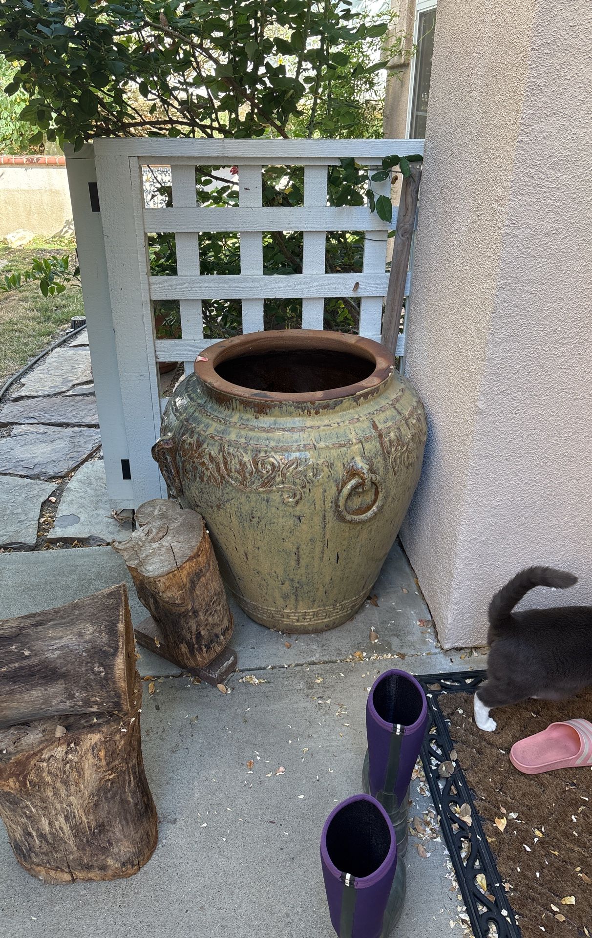 Ceramic pot