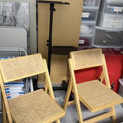 Accent Chairs 