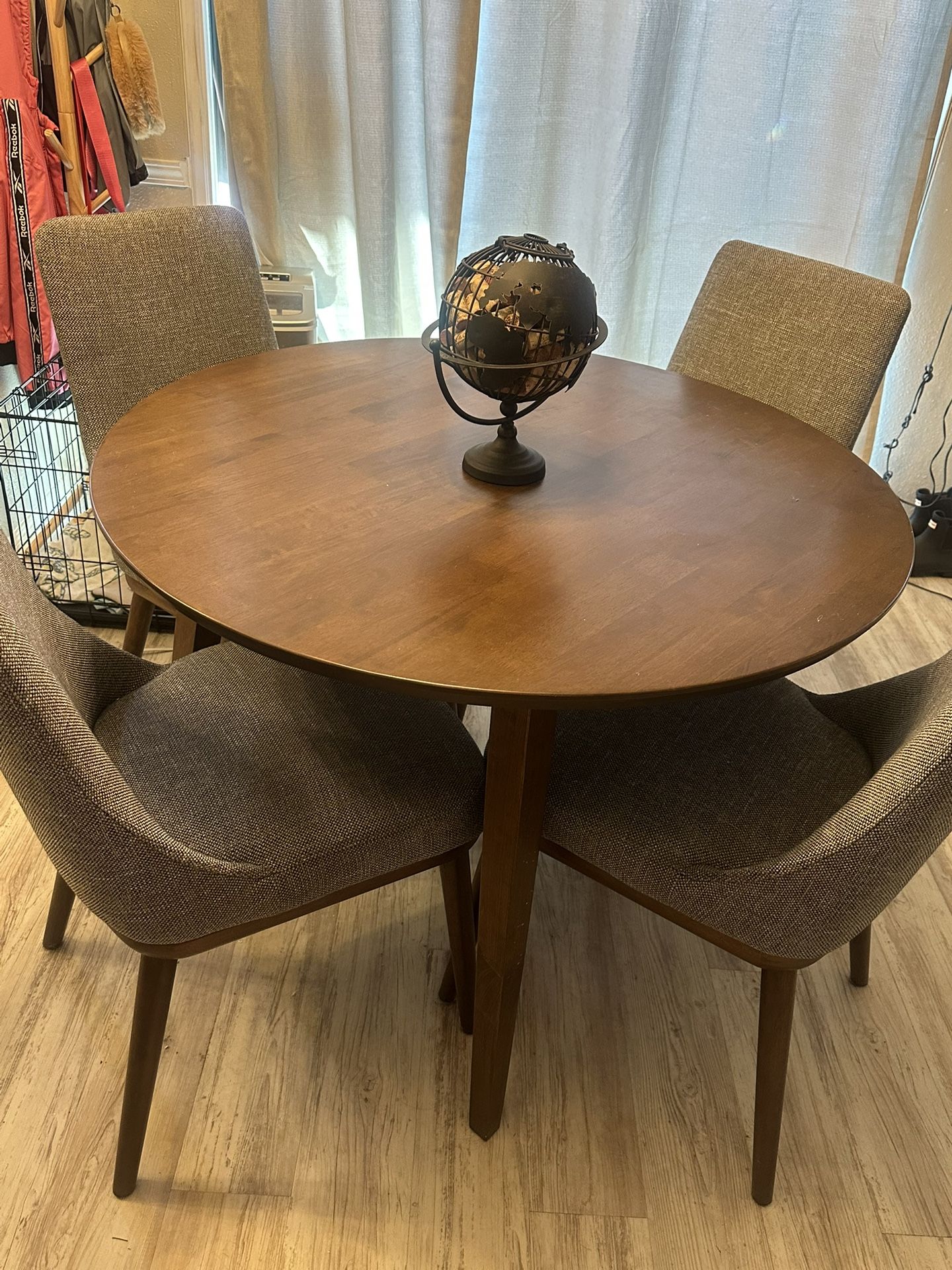 Mid Modern Kitchen Table & Chairs (obo)