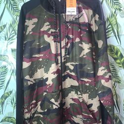 Brand New Men’s Size 2xl Camo Zip Up Jacket $25