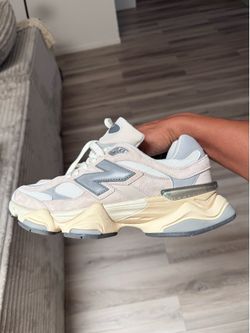 New balance 9060 size 9 men / women 10.5