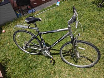 Giant Cypress Hybrid Bike – 19" Frame | 7 Speed | $50